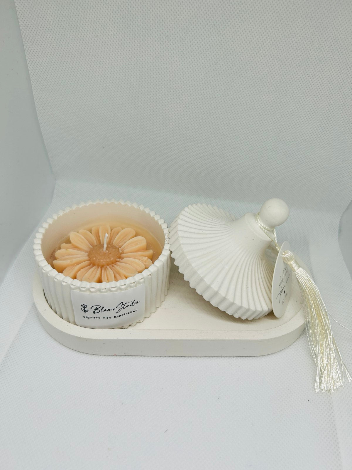 Daisy Candle with Tray