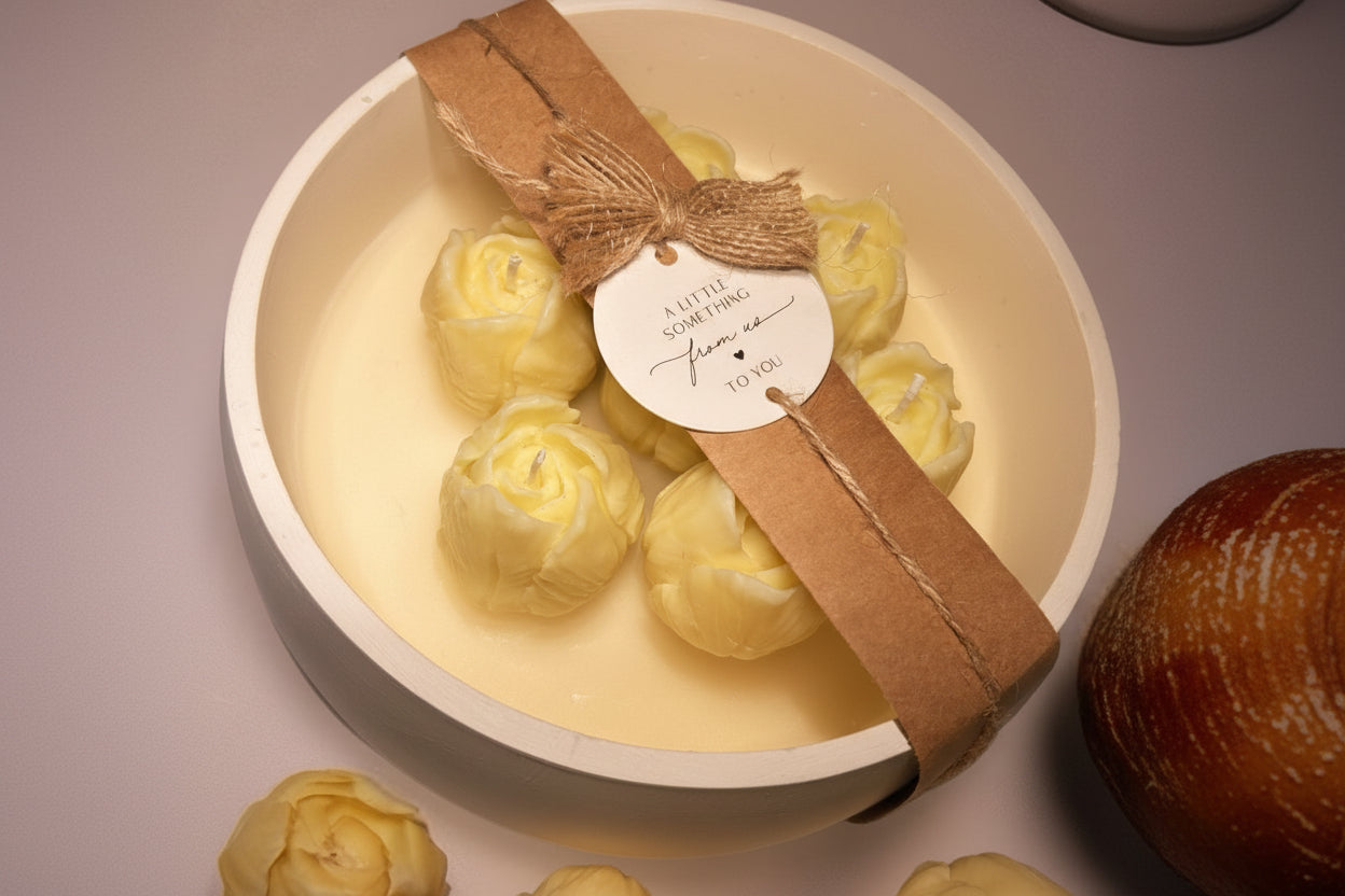 Roselys i dekorativ potte